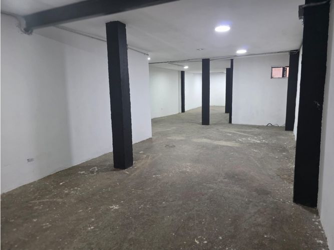 Bodega en arriendo en El Poblado, Medellín, 100 m² · foto 5 de 8