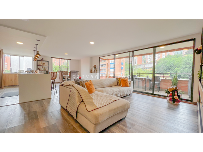 Apartamento de 4 alcobas en venta en El Poblado, Medellín, 127 m² · foto 3 de 10