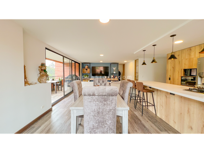 Apartamento de 4 alcobas en venta en El Poblado, Medellín, 127 m² · foto 6 de 10