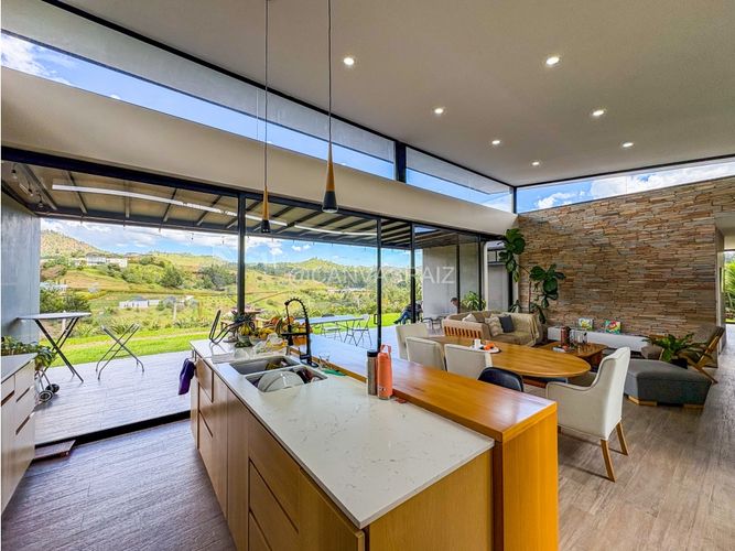 Casa de 4 alcobas en venta en Pantanillo, Rionegro, 280 m² · foto 5 de 22
