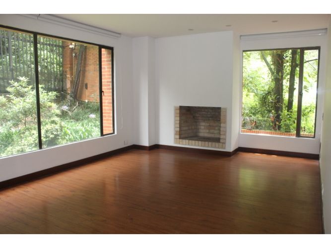 Apartamento de 4 alcobas en venta en Los Rosales, Bogotá, 248 m² · foto 3 de 24
