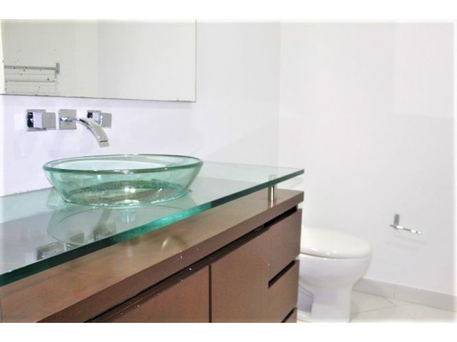 Apartamento de 4 alcobas en venta en Los Rosales, Bogotá, 248 m² · foto 6 de 24