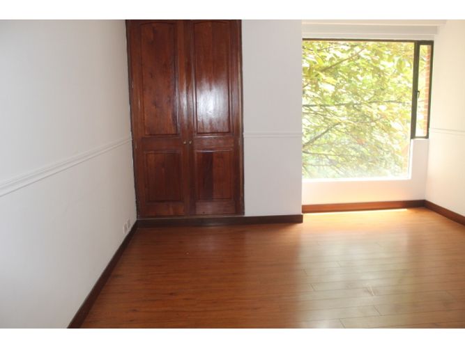 Apartamento de 4 alcobas en venta en Los Rosales, Bogotá, 248 m² · foto 8 de 24