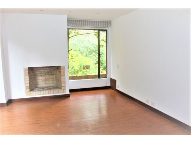 Apartamento de 4 alcobas en venta en Los Rosales, Bogotá, 248 m² · foto 10 de 24
