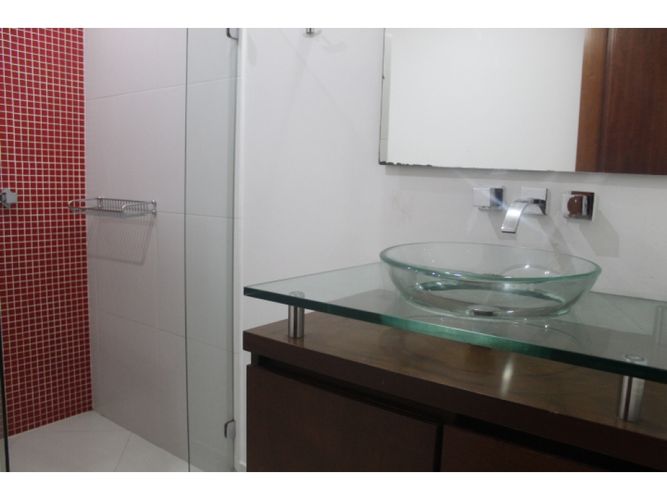 Apartamento de 4 alcobas en venta en Los Rosales, Bogotá, 248 m² · foto 12 de 24
