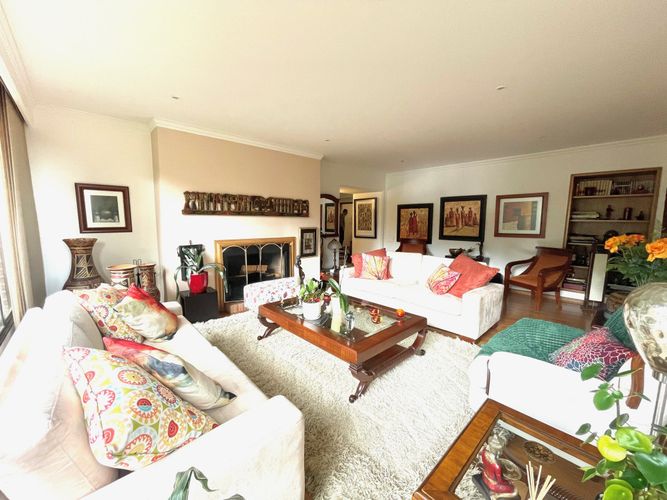 Apartamento de 3 alcobas en venta en Bosque Medina, Bogotá, 220 m² · foto 2 de 18
