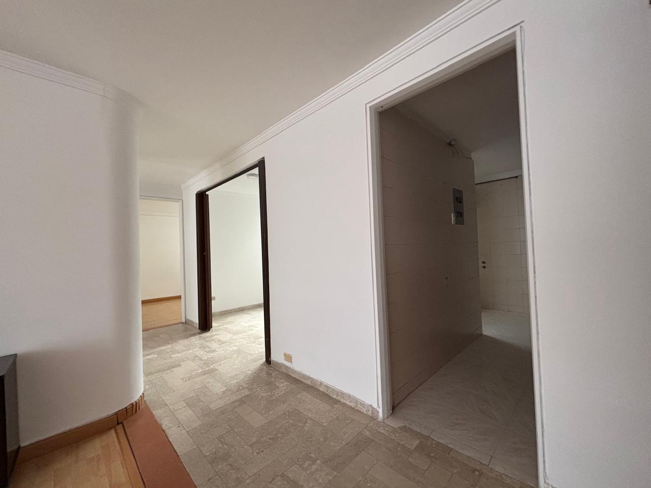 Apartamento en venta en Santa Barbara, Bogotá · foto 7 de 14