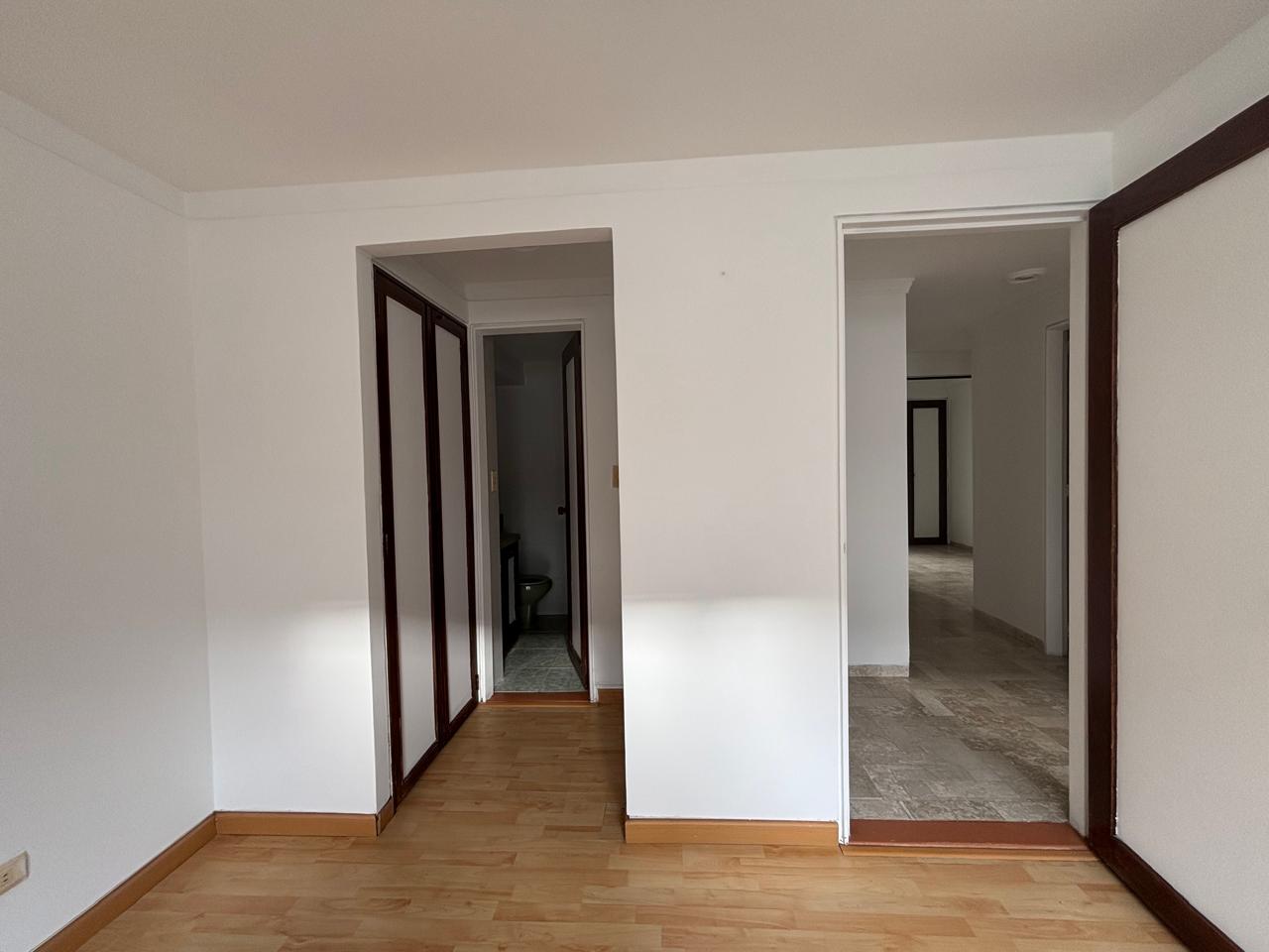 Apartamento en venta en Santa Barbara, Bogotá · foto 8 de 14