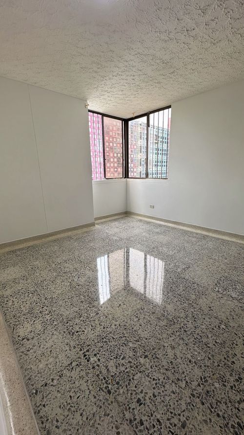 Apartamento en venta en Eucaristico, Cali · foto 3 de 7