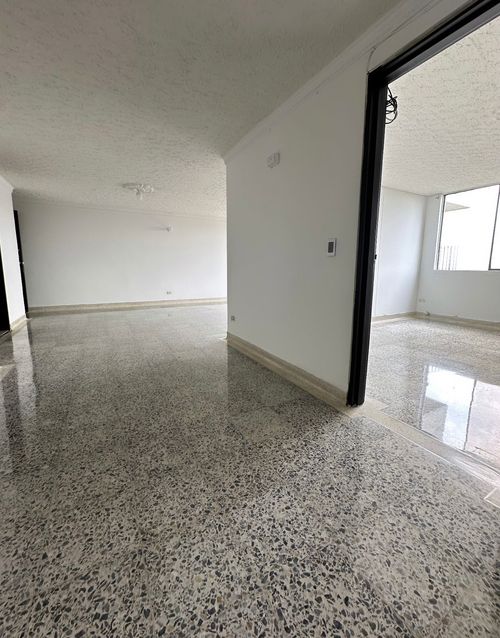 Apartamento en venta en Eucaristico, Cali · foto 5 de 7