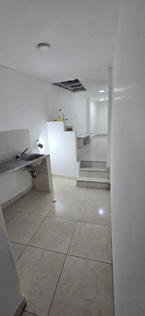 Local en arriendo en Simon Bolivar, Medellín, 55 m² · foto 4 de 6