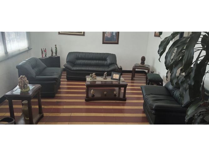 Edificio en venta en Prado, Medellín, 769 m² · foto 2 de 13