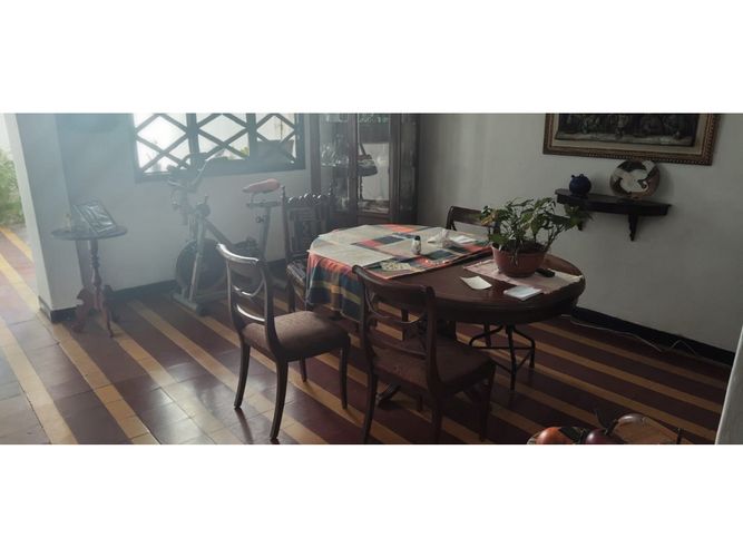 Edificio en venta en Prado, Medellín, 769 m² · foto 3 de 13
