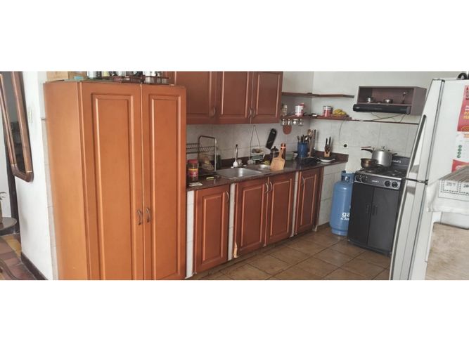 Edificio en venta en Prado, Medellín, 769 m² · foto 4 de 13