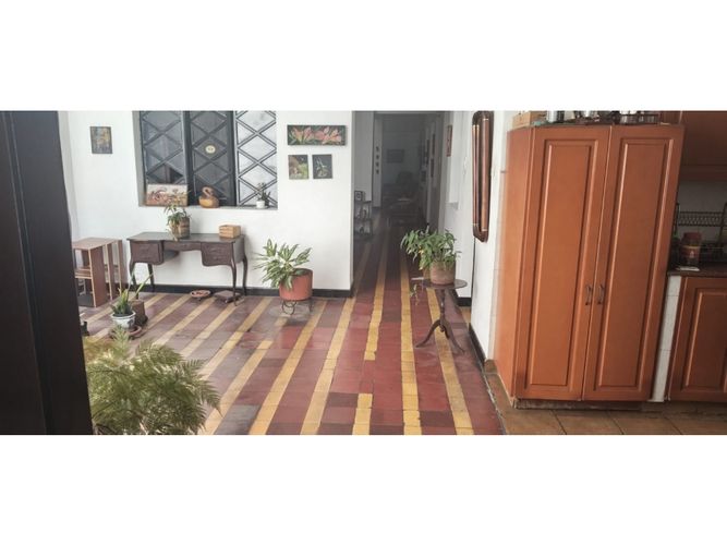 Edificio en venta en Prado, Medellín, 769 m² · foto 11 de 13