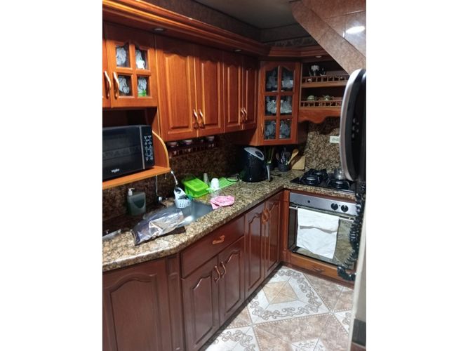 Casa de 6 alcobas en venta en El Diamante, Medellín, 210 m² · foto 4 de 18