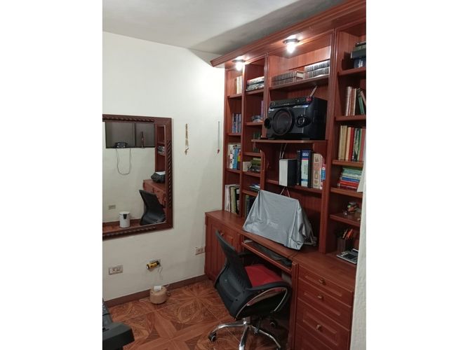 Casa de 6 alcobas en venta en El Diamante, Medellín, 210 m² · foto 7 de 18