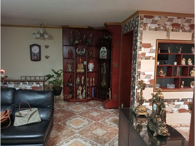 Casa de 6 alcobas en venta en El Diamante, Medellín, 210 m² · foto 9 de 18