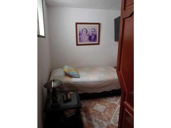 Casa de 6 alcobas en venta en El Diamante, Medellín, 210 m² · foto 11 de 18