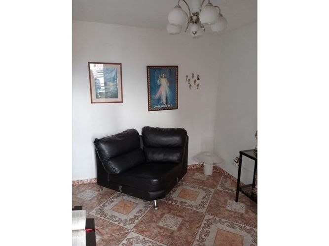 Casa de 6 alcobas en venta en El Diamante, Medellín, 210 m² · foto 12 de 18
