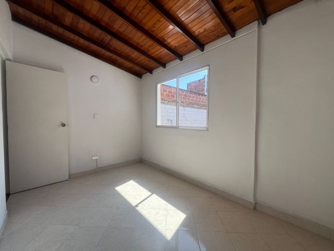 Local en venta en Loma Del Chocho, Envigado, 50 m² · foto 2 de 17