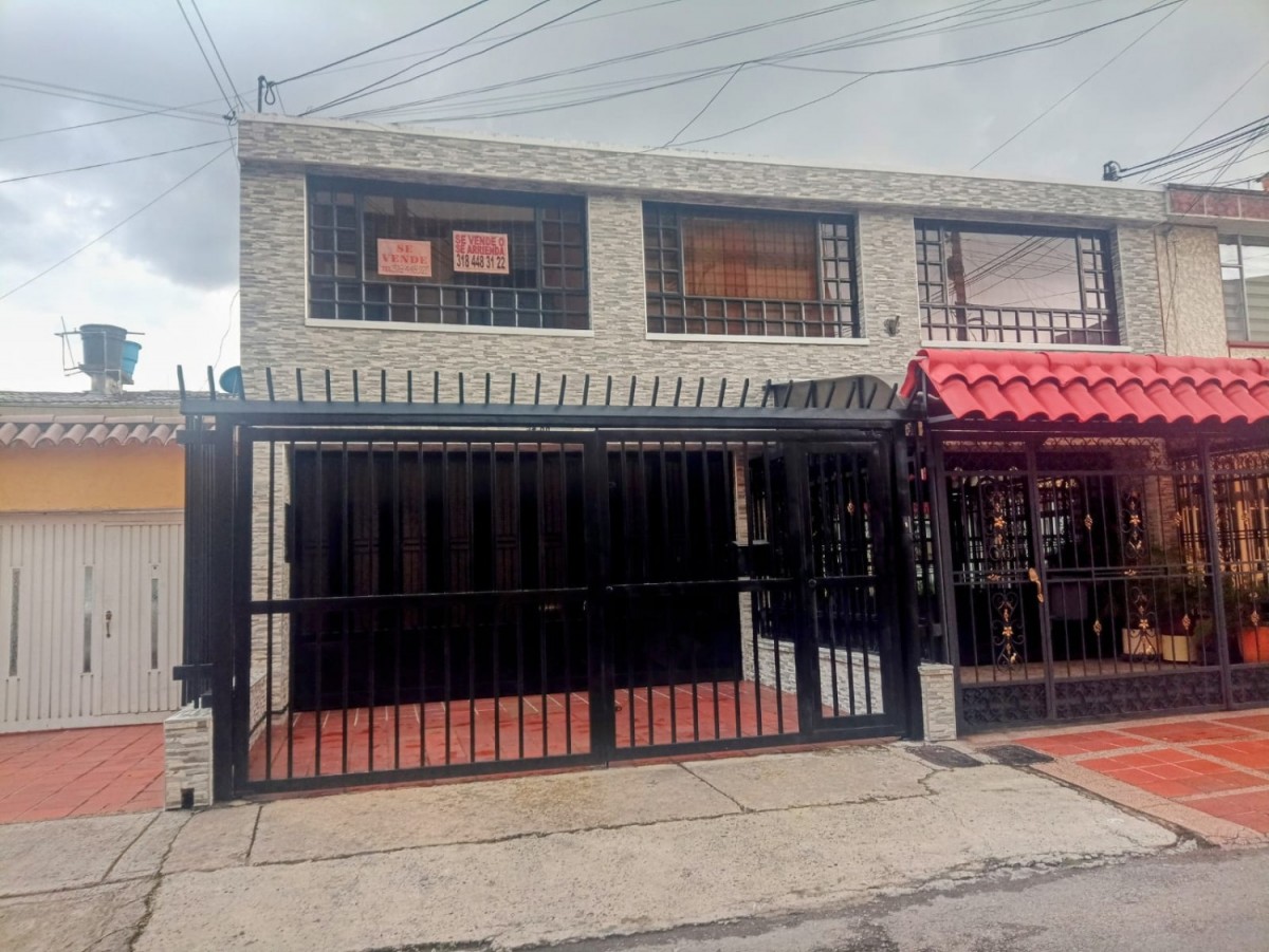 Casa en venta en Normandia, Bogotá · foto 3 de 24