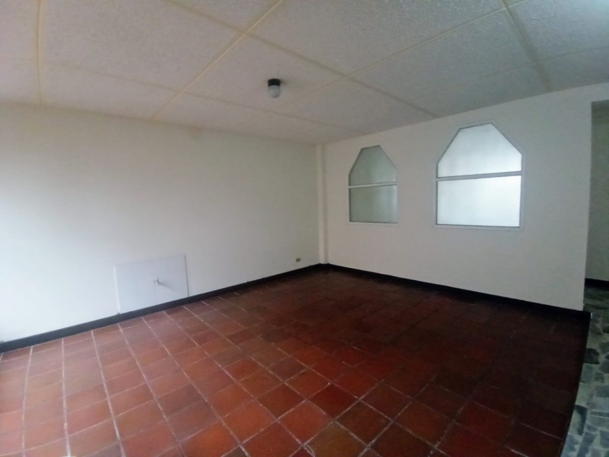 Casa en venta en Normandia, Bogotá · foto 6 de 24