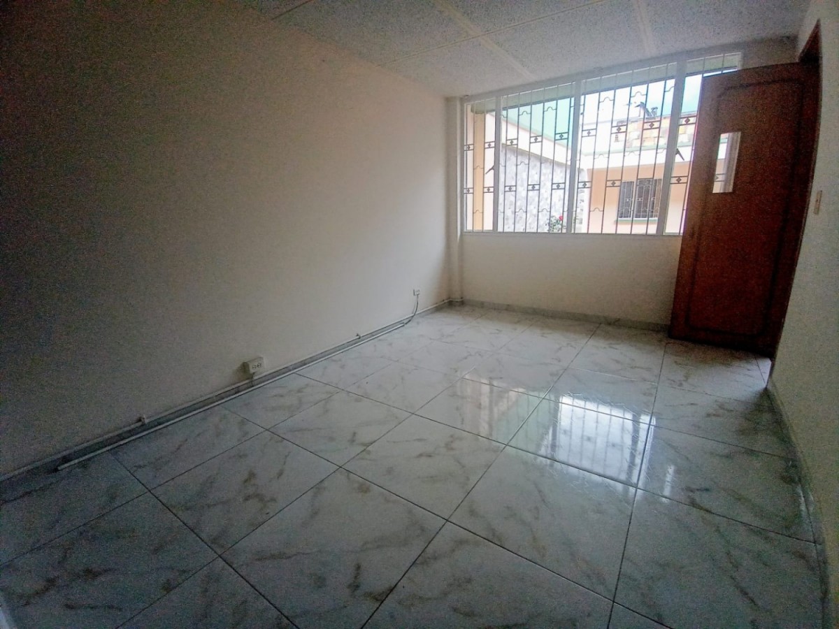 Casa en venta en Normandia, Bogotá · foto 9 de 24