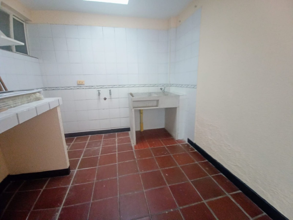 Casa en venta en Normandia, Bogotá · foto 11 de 24