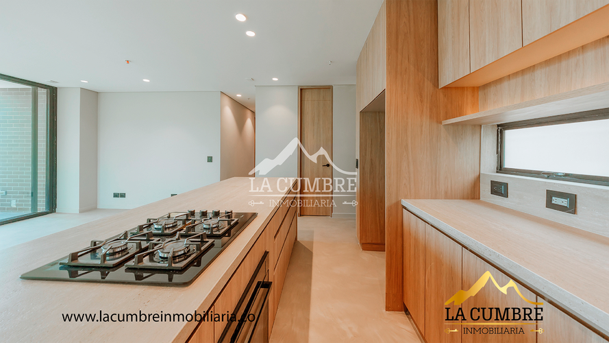 Apartamento en venta en Loma Del Escobero, Envigado · foto 2 de 15