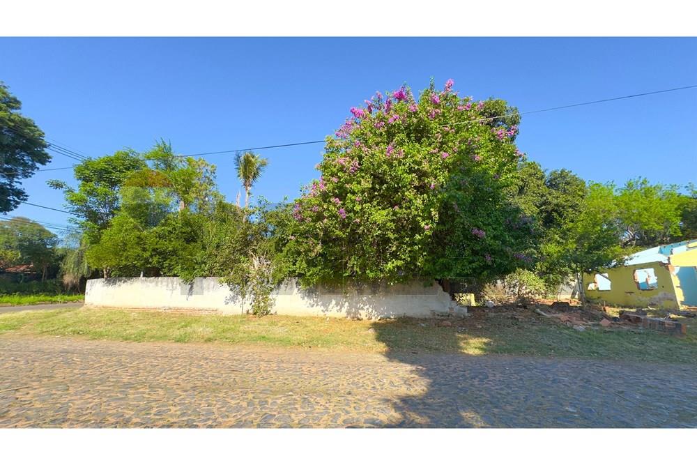 En venta terreno en esquina en Bo Santo Domingo - Lambare — foto 2
