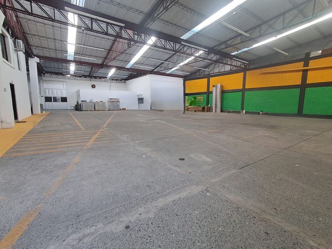 Bodega en arriendo en Conjunto Cerrado Zapan, Dosquebradas, 1200 m² · foto 2 de 12