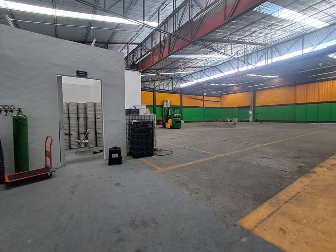 Bodega en arriendo en Conjunto Cerrado Zapan, Dosquebradas, 1200 m² · foto 3 de 12