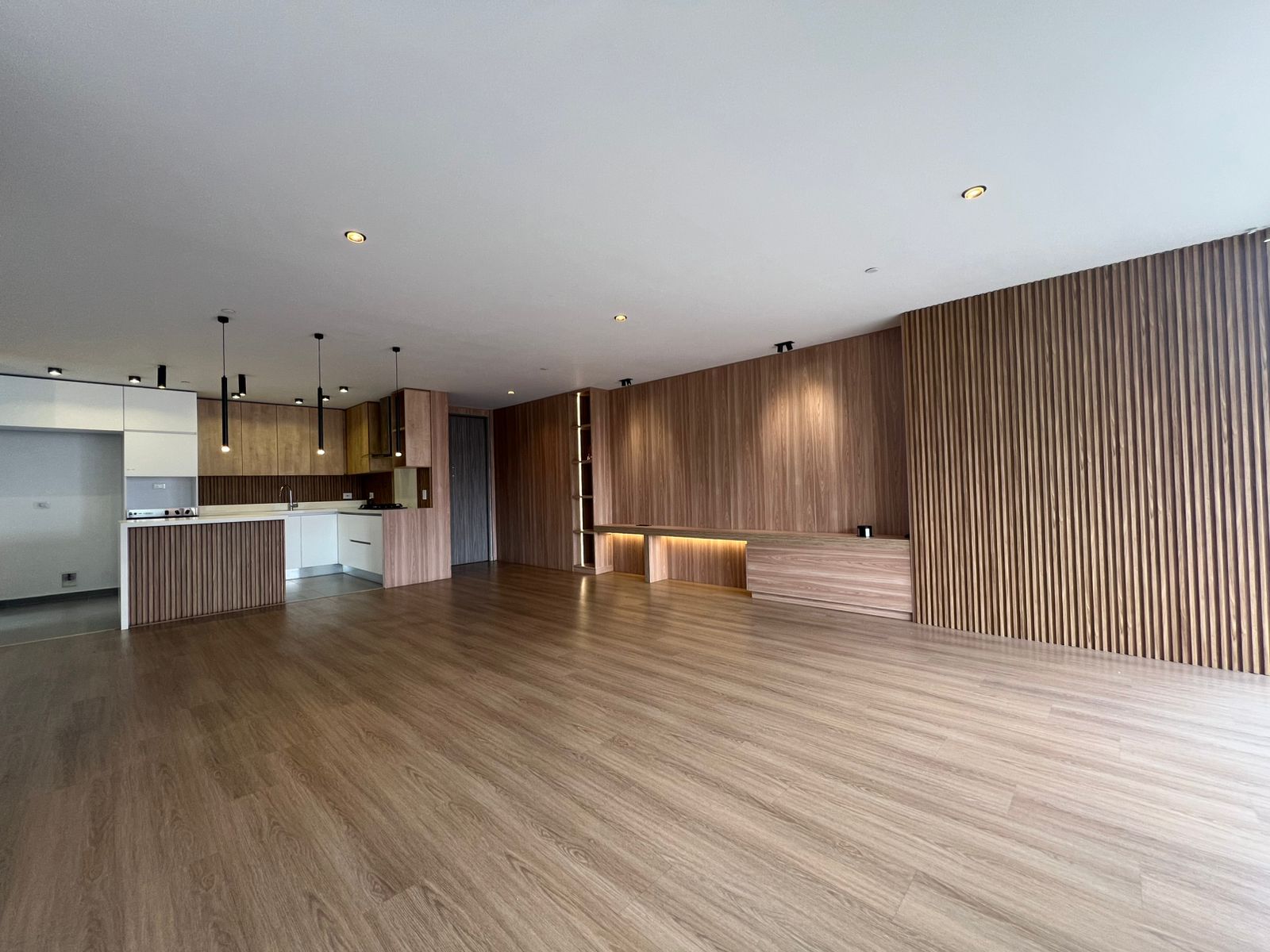 Apartamento en arriendo en La Pradera, Envigado · foto 3 de 15