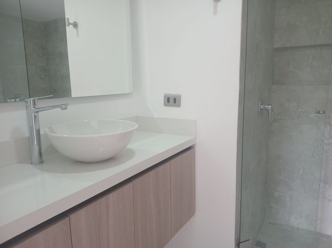 Apartamento de 3 alcobas en arriendo en El Poblado, Medellín, 100 m² · foto 15 de 16