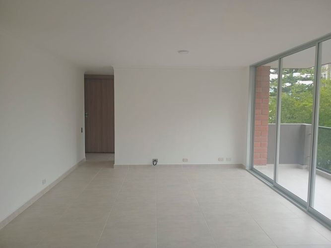 Apartamento de 3 alcobas en arriendo en El Poblado, Medellín, 100 m² · foto 3 de 16