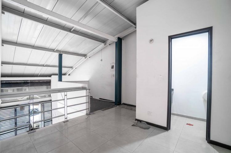 Edificio en venta en Granada, Cali, 370 m² · foto 4 de 17