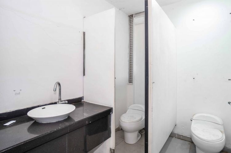 Edificio en venta en Granada, Cali, 370 m² · foto 5 de 17