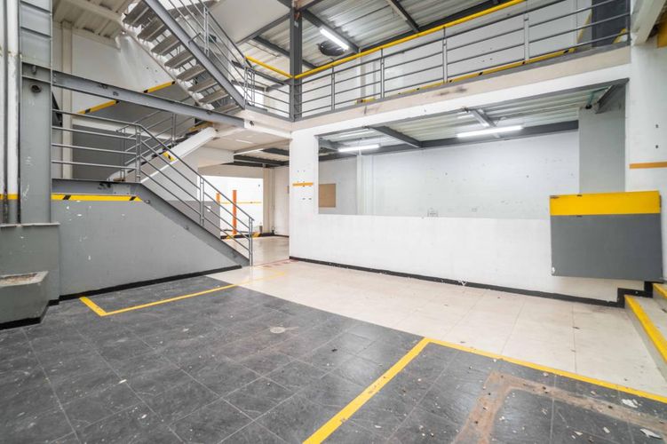 Edificio en venta en Granada, Cali, 370 m² · foto 12 de 17