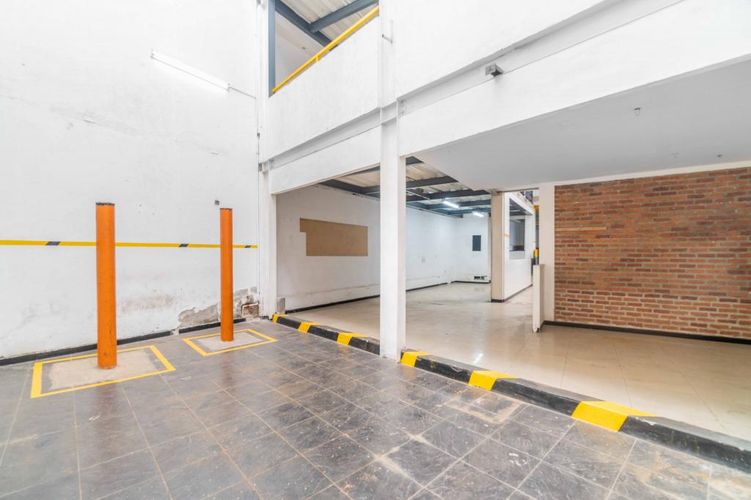 Edificio en venta en Granada, Cali, 370 m² · foto 13 de 17
