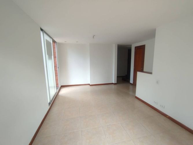 Apartamento de 3 alcobas en arriendo en El Poblado, Medellín, 117 m² · foto 3 de 23