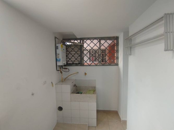Apartamento de 3 alcobas en arriendo en El Poblado, Medellín, 117 m² · foto 9 de 23