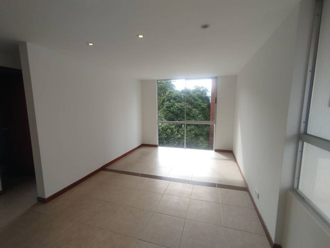 Apartamento de 3 alcobas en arriendo en El Poblado, Medellín, 117 m² · foto 13 de 23