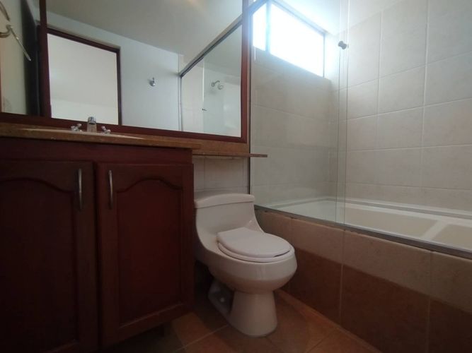 Apartamento de 3 alcobas en arriendo en El Poblado, Medellín, 117 m² · foto 17 de 23
