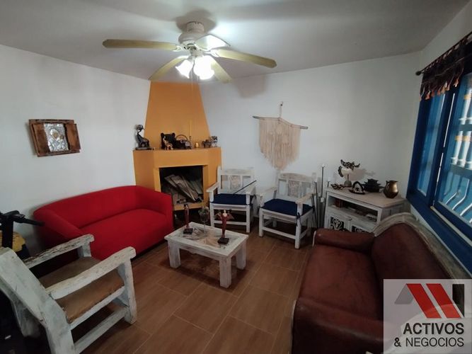 Casa de 3 alcobas en venta en Villa Del Oriente, Villavicencio, 205 m² · foto 8 de 11
