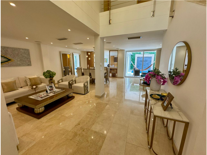 Casa de 4 alcobas en venta en Cr.La Castellana, Barranquilla, 450 m² · foto 2 de 24