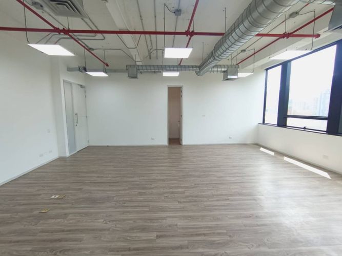 Oficina en arriendo en Manila, Medellín, 63 m² · foto 2 de 7