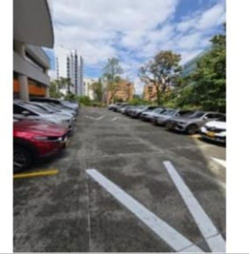 Local en venta en La Florida, Medellín, 278 m² · foto 3 de 9