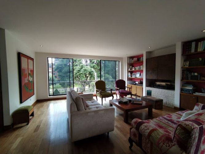 Apartamento de 3 alcobas en venta en San Patricio, Bogotá, 205 m² · foto 4 de 24