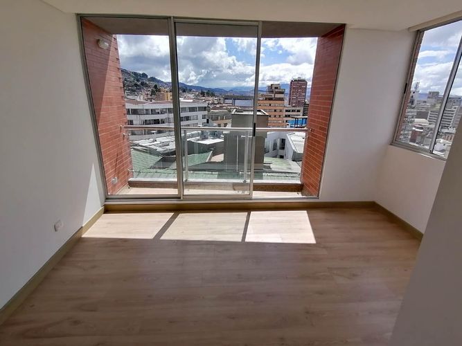 Apartamento de 2 alcobas en venta en La Catedral, Bogotá, 64 m² · foto 6 de 24